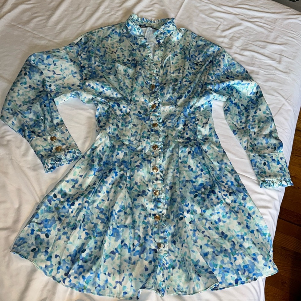 PRINTED SHIRT DRESS
MULTICOLORED